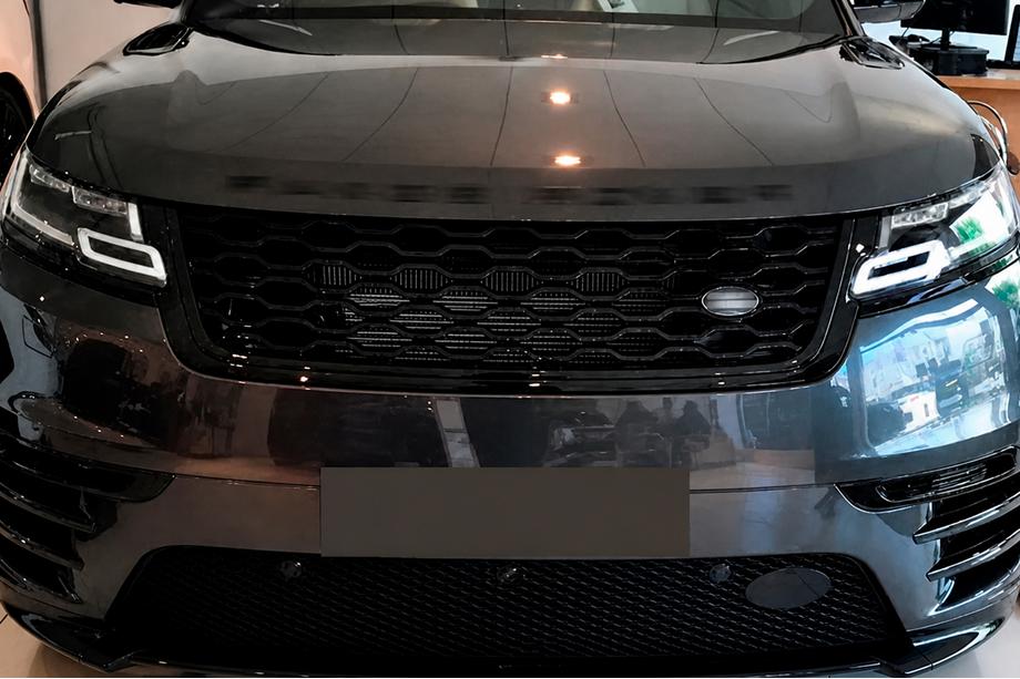Range Rover Velar 2017– Přední maska chladiče Black Image
