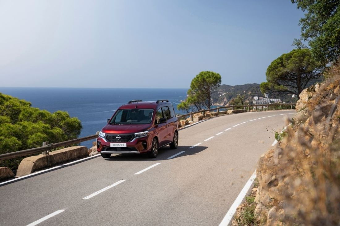 Recenze osobního Nissan Townstar: praktický kompakt pro město i rodinu