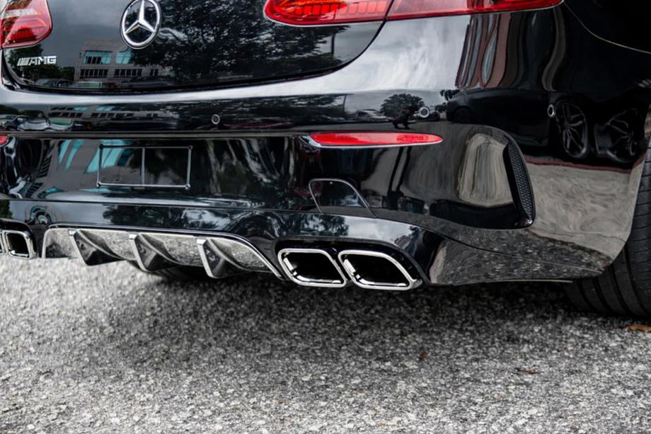 Mercedes E-class Coupé C238 2016–2024 Zadní difuzor Black s koncovkami výfuku Chrome (design AMG63) Image