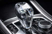 BMW X7 G07 2019– Sada křišťálových prvků interiéru (volič automatické převodovky + tlačítka) fotografie 3