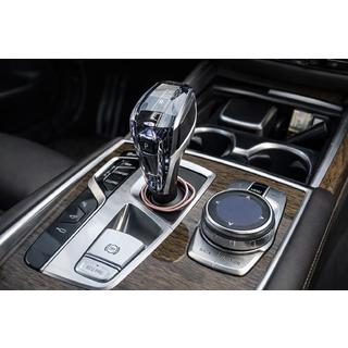 Sada křišťálových prvků interiéru (volič automatické převodovky + tlačítka) BMW řada 5 G30/G31 2017–2023 fotografie 1