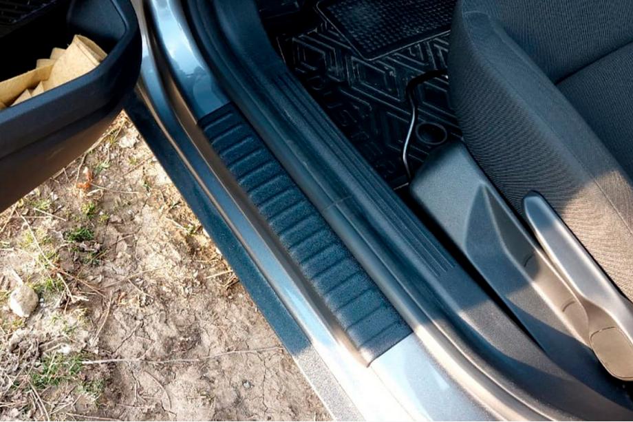 Renault Duster 2024– Plastové vnitřní lišty prahů EuroCap (matné, 4 ks, ABS) Image