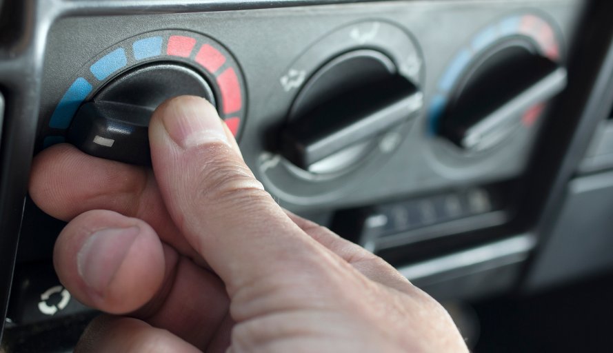 Proč nefunguje topení v autě? Hlavní příčiny a jak to opravit