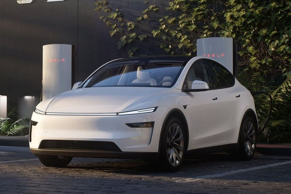 Tesla Model Y (Juniper 2025): přehled modernizovaného elektrického crossoveru