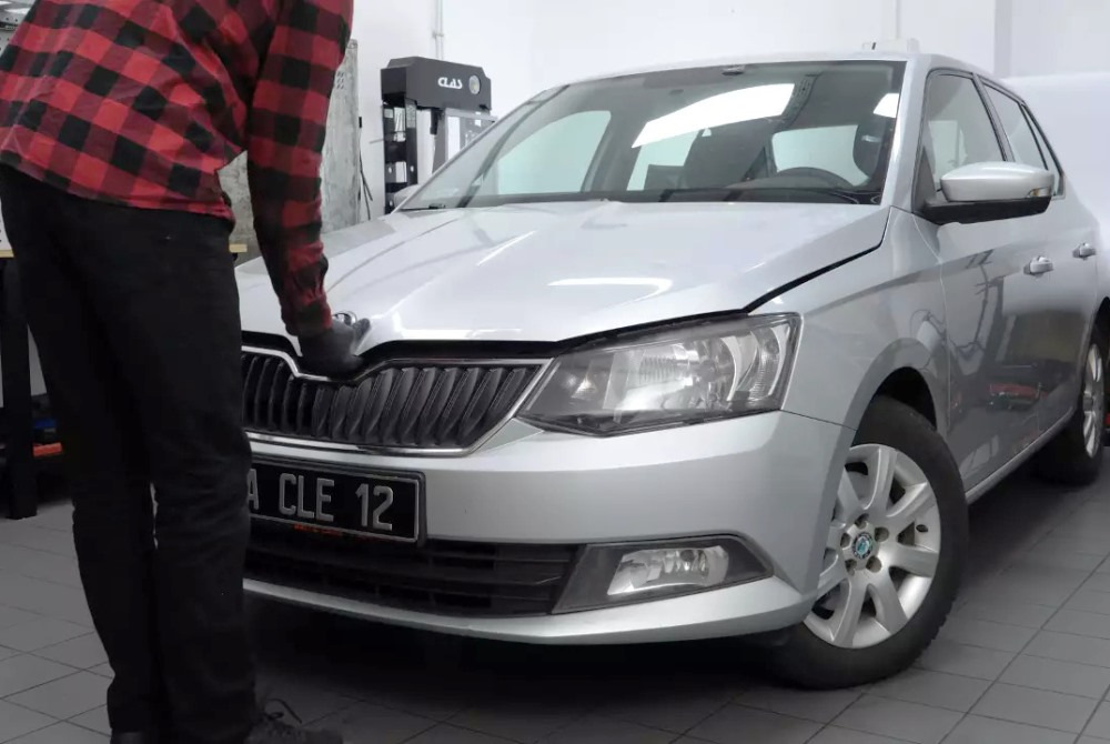 Skoda Fabia: jak otevřít kapotu? Návod krok za krokem