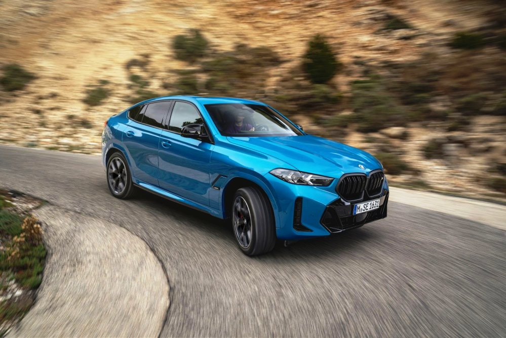 Recenze výkonného sportovního kupé-crossoveru BMW X6 M60i (G06 LCI)