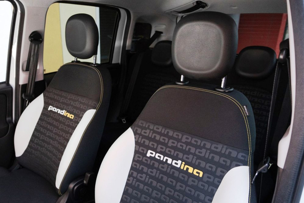 Recenze Fiat Pandina: modernizovaný městský hatchback s mild-hybridním systémem Fotografie 6