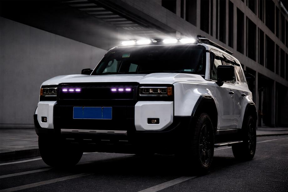 Toyota Land Cruiser Prado 250 2023– Sluneční clona čelního skla s LED (bílá) Fotografie 3