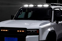 Toyota Land Cruiser Prado 250 2023– Kšilt čelního skla s LED (černý) fotografie 2