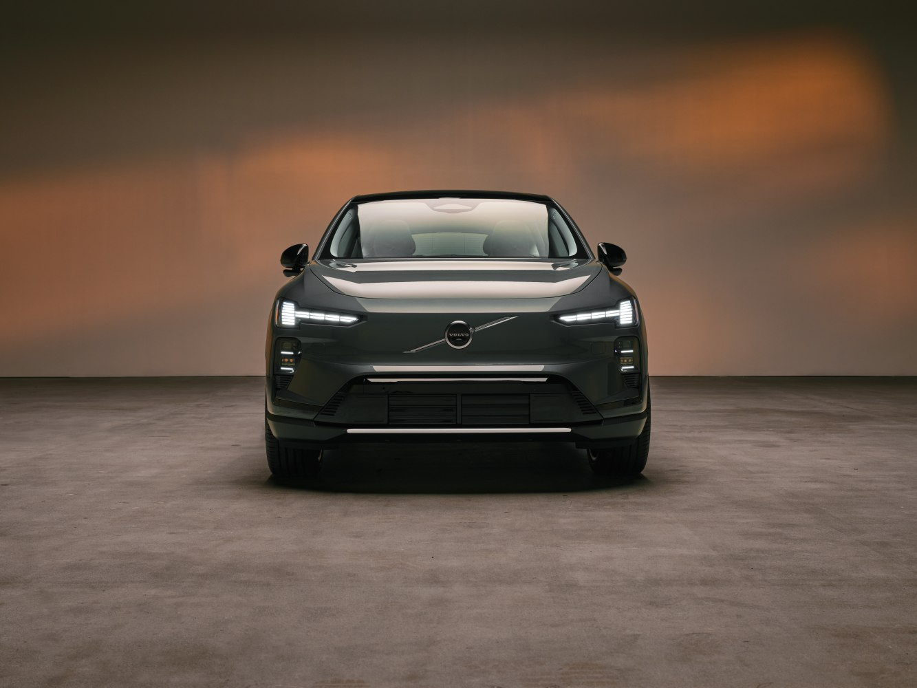 Volvo EX60 (2026) – přehled plně elektrického středně velkého crossoveru