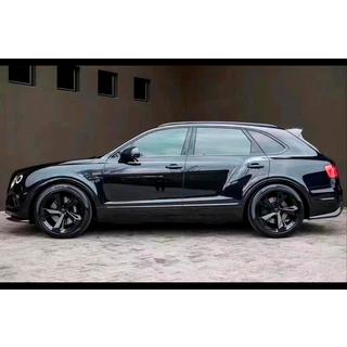 Sada bodykitu Carbon Bentley Bentayga 2015–2025 fotografie 4