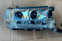 Toyota Land Cruiser 200 2007–2021 Přední světlomety 2016+ (Standard, použité) fotografie 4