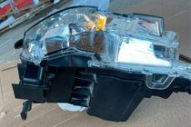 Toyota Land Cruiser 200 2007–2021 Přední světlomety 2016+ (Standard, použité) fotografie 12