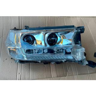 Přední světlomety 2016+ (Standard, použité) Toyota Land Cruiser 200 2007–2021 fotografie 4