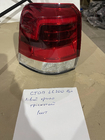 Toyota Land Cruiser 200 2007–2021 Výprodej Zadní světla 2016-2021 (OEM standard) zadní levé vnější světlo (na blatník) (prasklé) fotografie 1