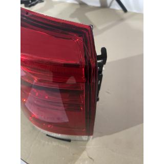 Výprodej Zadní světla 2016-2021 (OEM standard) zadní levé vnější světlo (na blatník) (prasklé) Toyota Land Cruiser 200 2007–2021 fotografie 2