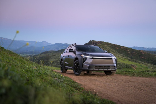 Test Toyota bZ Woodland 2026: terénní elektrický crossover pro dobrodružství