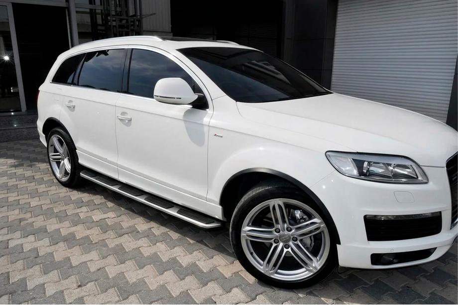 Audi Q5 2008–2017 OEM boční prahy (bez montážního příslušenství, 2 ks, hliník) Image