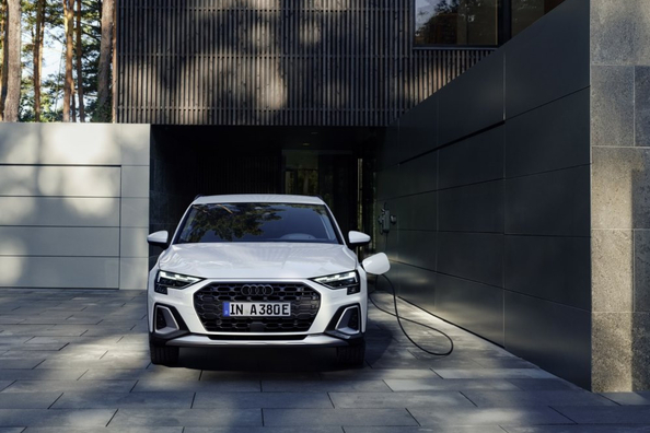 Audi A3 allstreet Plug-in Hybrid: efektivní kompaktní crossover