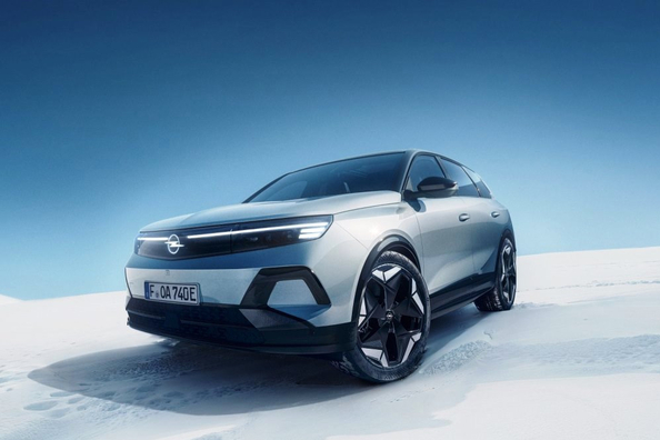 Recenze moderního elektrického crossoveru Opel Grandland Electric