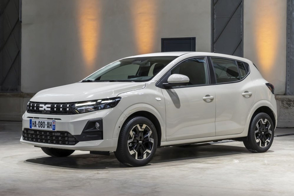 Recenze Dacia Sandero: dostupný městský hatchback s novým designem