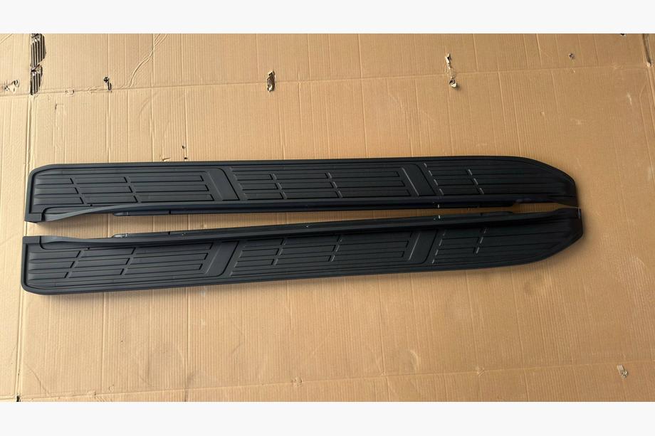 Toyota Land Cruiser Prado 150 2009–2023 Originální boční nášlapy (bez montážní sady, 2 ks, hliníkové) Image