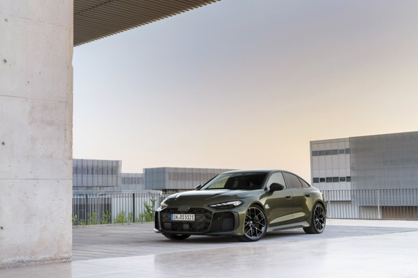 Test sedanu Audi RS5: výkonný plug-in hybrid od Audi Sport