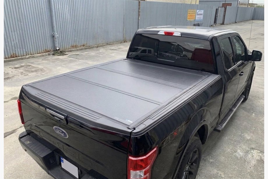 Mitsubishi L200 2015–2024 Čtyřdílný skládací kryt korby (2019-2024) Image