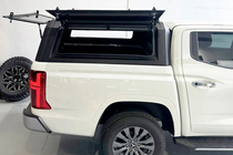Mitsubishi L200 2024– Hliníkový hardtop na korbu s okny fotografie 3