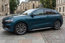 Audi Q8 2018– Boční nášlapy Vision New Black (2 ks, hliník) fotografie 1