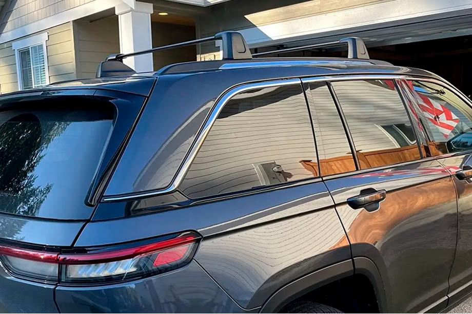 Jeep Grand Cherokee WL 2021– Střešní nosič (příčníky) na integrované podélníky OEM (2 ks) Image