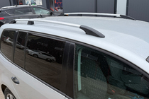 Volkswagen Touran 2010–2015 Chromové střešní ližiny fotografie 10