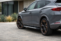 Cupra Formentor 2020– Boční nášlapy Sunrise (2 ks, hliník) fotografie 1