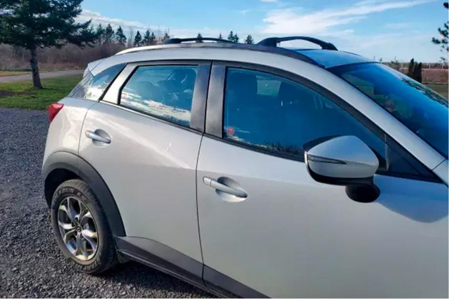 Mazda CX-3 2015– Střešní nosič (příčníky) na integrované podélníky OEM (2 ks) Černá Image