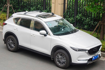 Mazda CX-5 2017–2025 Střešní nosič (příčníky) na integrované podélníky OEM (2 ks) fotografie 2