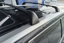 Toyota Highlander 2013–2019 Střešní nosič (příčníky) na integrované podélníky OEM (2 ks) Černá fotografie 6