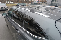 Toyota Highlander 2019– Střešní nosič (příčníky) na integrované podélníky OEM (2 ks) Černá fotografie 3
