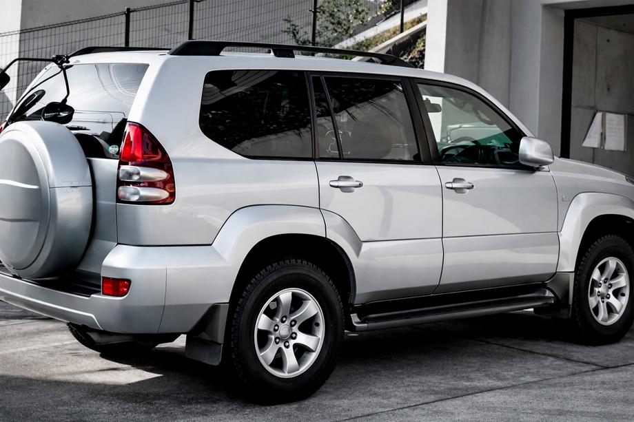 Toyota Land Cruiser Prado 120 2002–2009 Boční prahy HARMS (2 ks) Fotografie 3