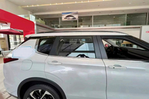 Mitsubishi Outlander 2021– Integrované OEM střešní ližiny (2 ks) fotografie 5