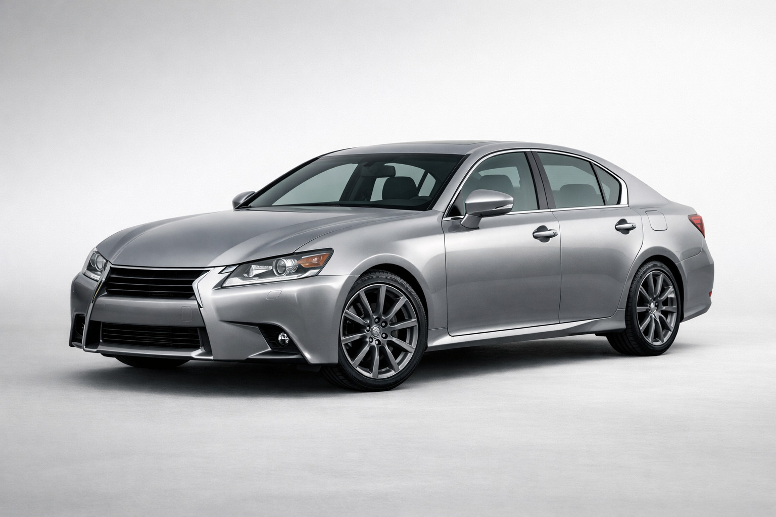 Recenze Lexus GS 2011-2020: sedan pro ty, koho nudí Němci