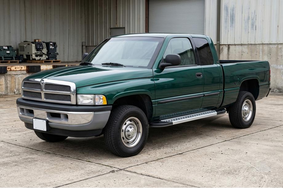 Dodge RAM (BR/BE) 1994–2002 Boční nášlapy Vision New Grey (2 ks, hliník) Image