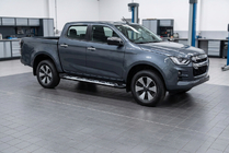 Isuzu D-Max 2019– Boční nášlapy Sunrise (2 ks, hliník) fotografie 1