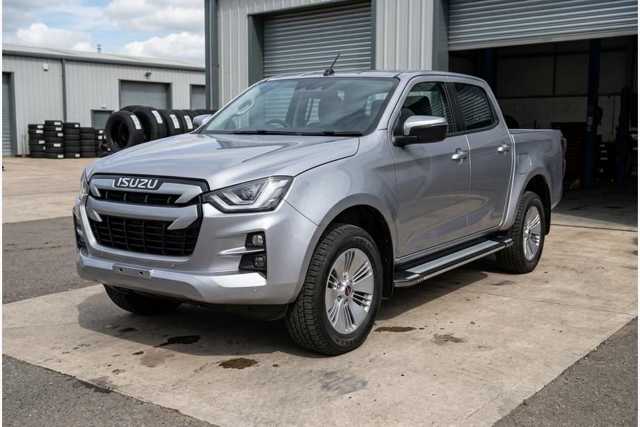 Isuzu D-Max 2019– Boční nášlapy Rainbow (2 ks, hliník) Image