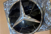 Mercedes GLC X253 2015–2022 Zlevněné: Přední emblém pod sklem, chromové lemování a0008880111 fotografie 2