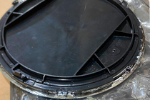 Mercedes GLE/ML třída W166 2011–2018 Zlevněno: Přední emblém pod sklem, chromový rámeček A0008880111 (pro GLE) fotografie 3