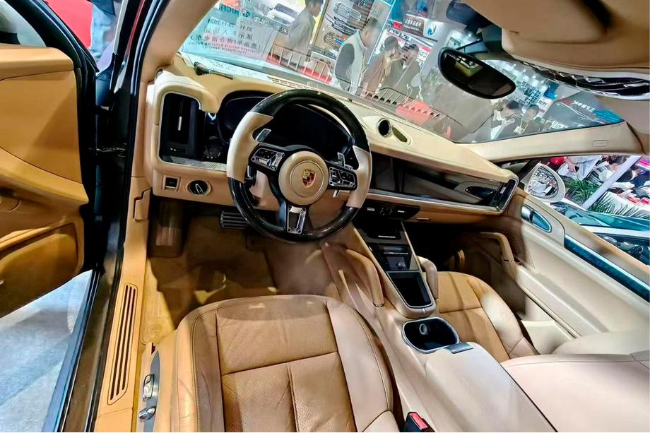 Porsche Cayenne 2018– Sada pro upgrade interiéru pro Cayenne E4 2026 Image