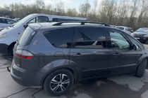 Ford S-Max 2007–2014 Černé střešní ližiny fotografie 1