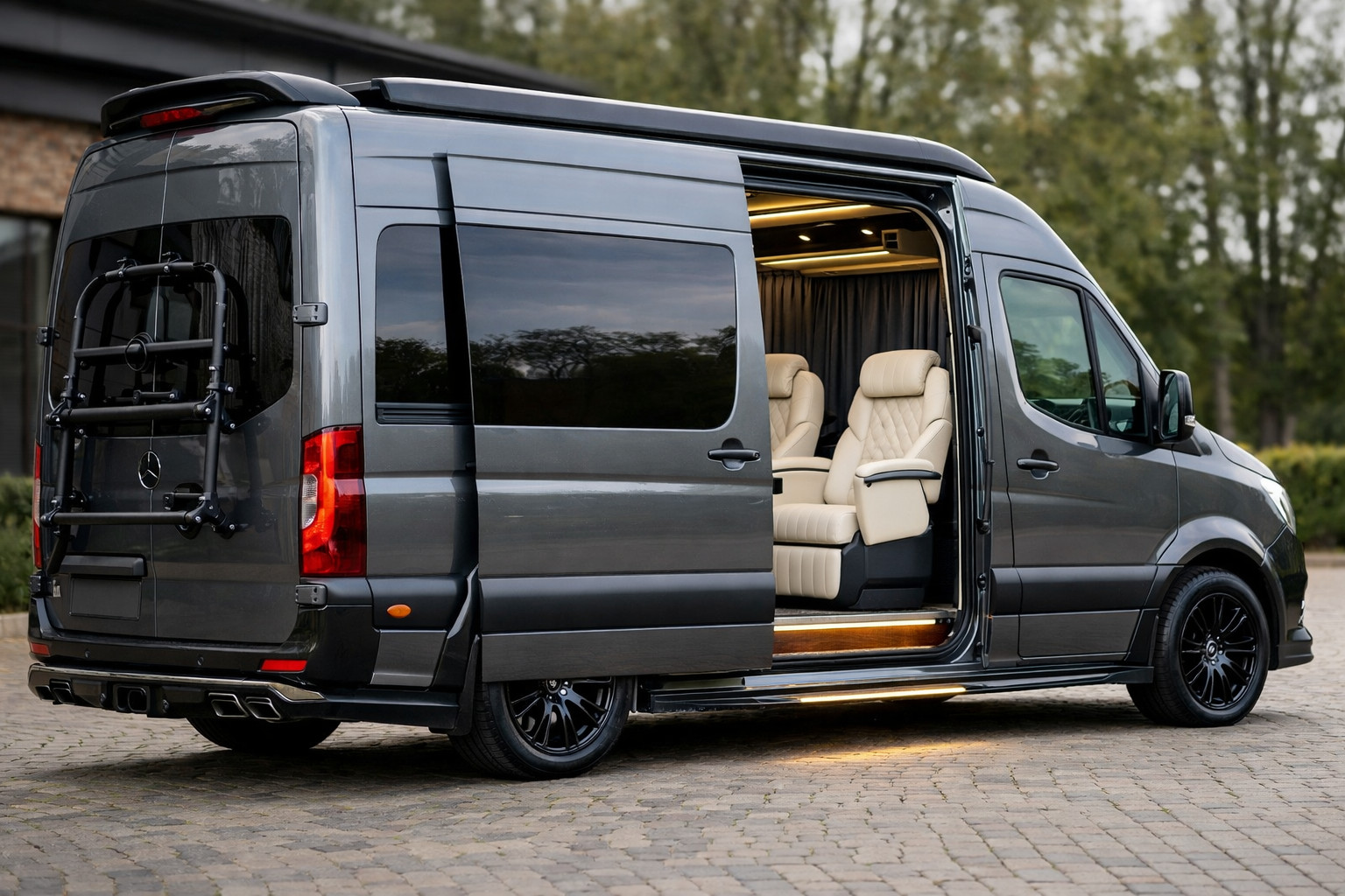 Jak postavit Mercedes Sprinter W907/W910 pro VIP pasažérku bez laciného lesku