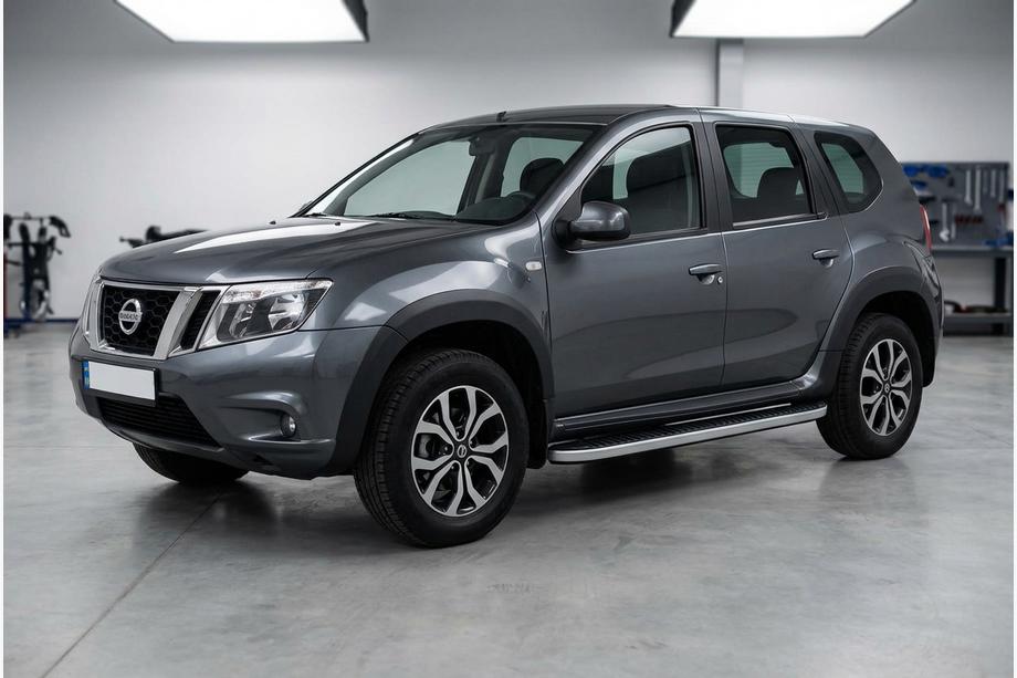 Nissan Terrano 2014– Boční nášlapy Tayga Grey (2 ks, hliník) Image