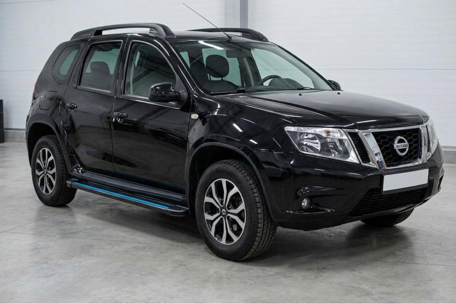 Nissan Terrano 2014– Boční nášlapy Maya Blue (2 ks, hliník) Image
